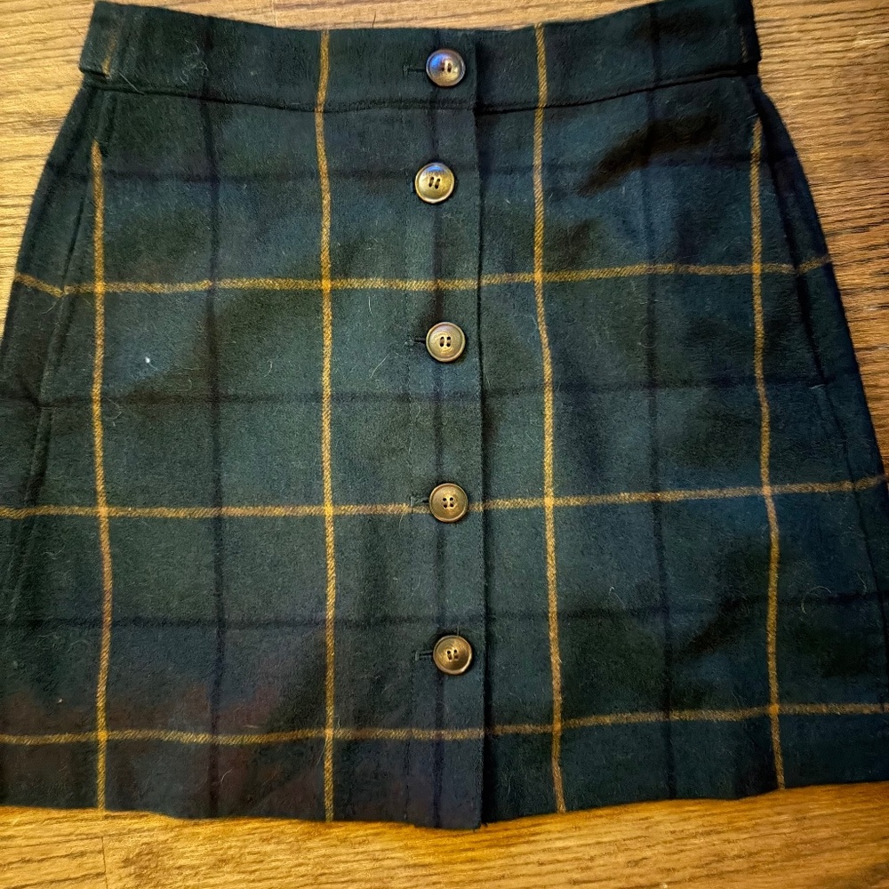 Madewell wool blend plaid lined skirt.. soooo cute! Size 6